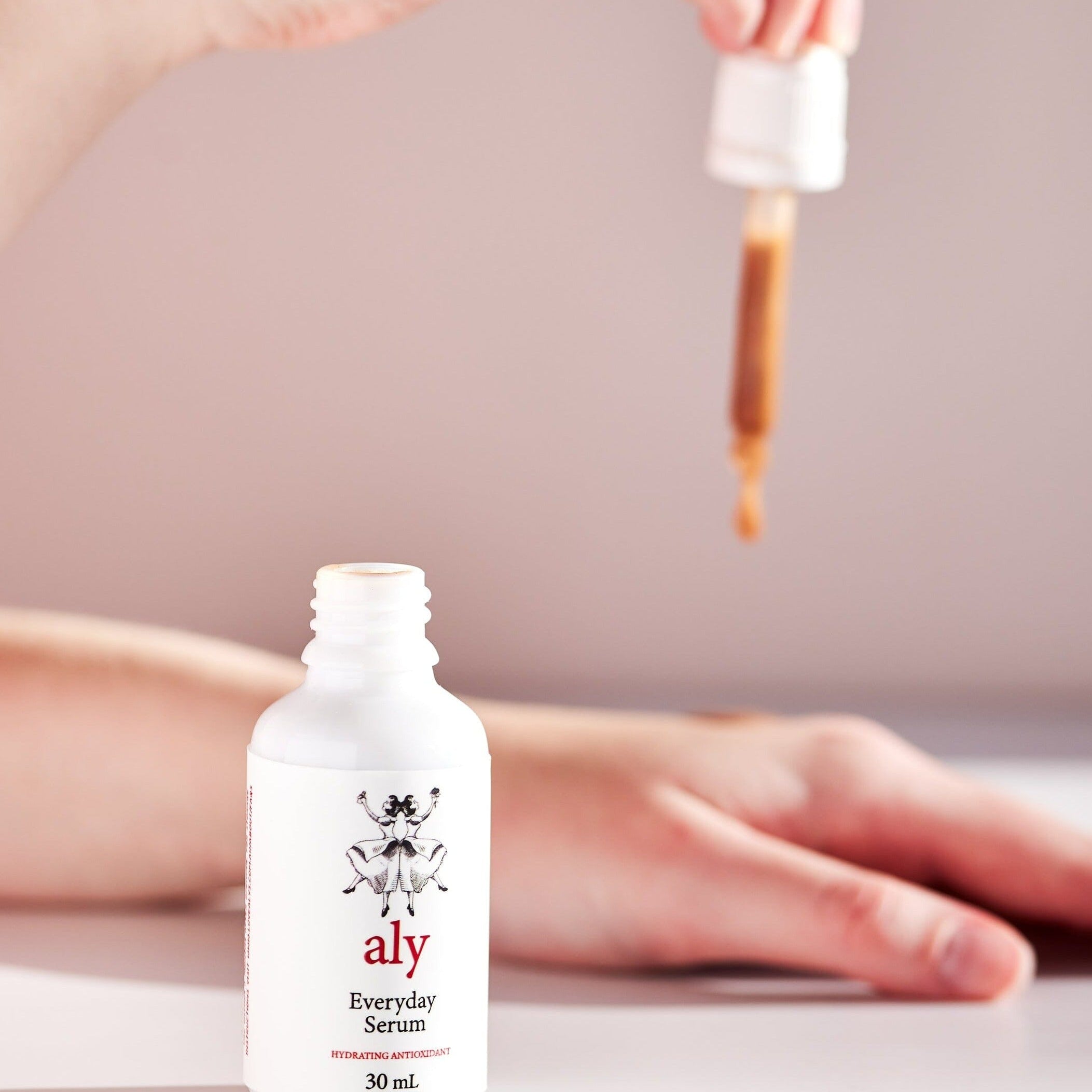 Hydrating Organic Everyday Serum With Hyaluronic Acid and Botanical Antioxidants GEL SERUM LOVE ALY'S 